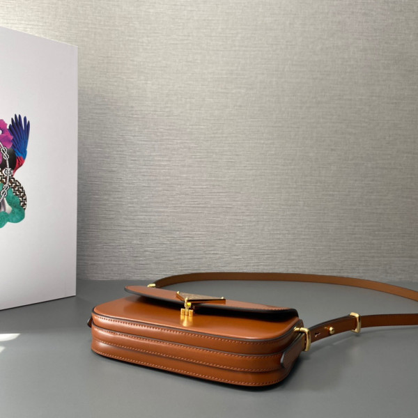 Pra*a patent bag-20.5*10.5*4cm