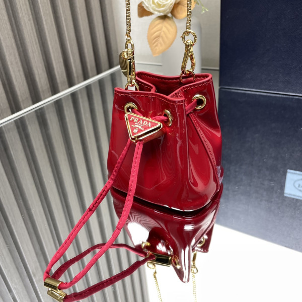 Pra*a shearling bucket bag-9-9-6cm