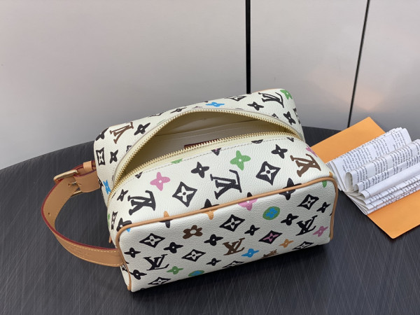 l**is V*t*n locker dopp kit bag-23*13*12cm