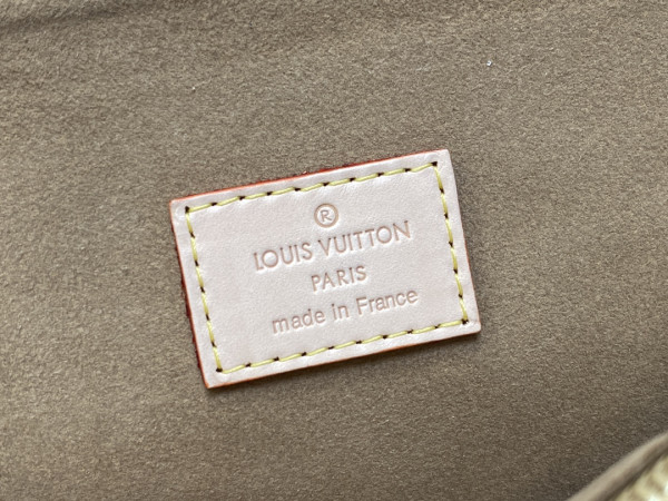 l**is V*t*n dauphine-28*20*11cm