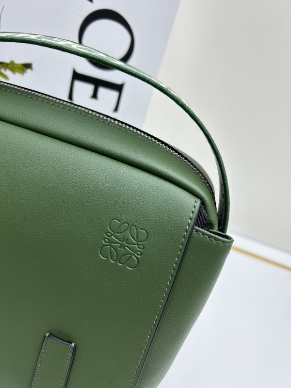 LOEWE messenger bag-24.5*18*10.5cm