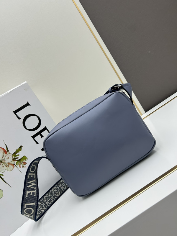 LOEWE messenger bag-24.5*18*10.5cm