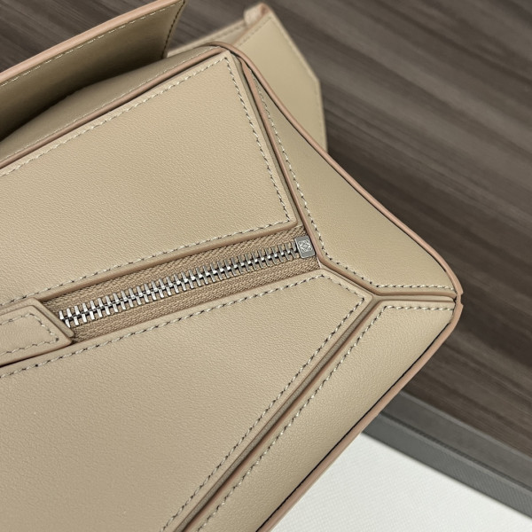 LOEWE Small Puzzle Bumbag-24*16*10.5cm