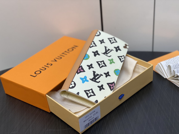 l**is V*t*n brazza wallet-10*19*2cm