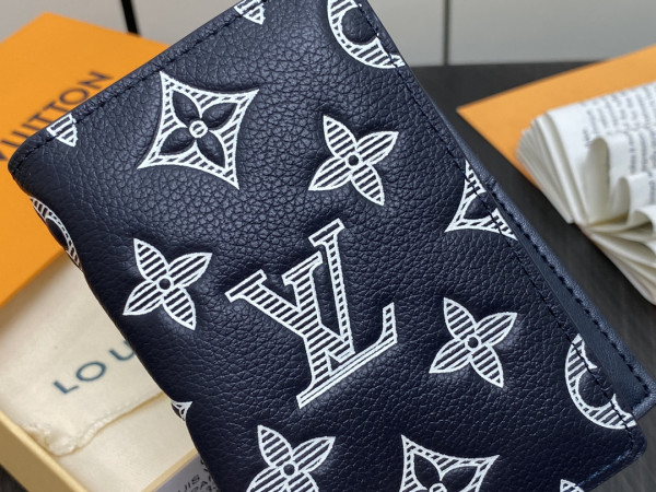 l**is V*t*n pocket organizer-8*11.1*1 cm