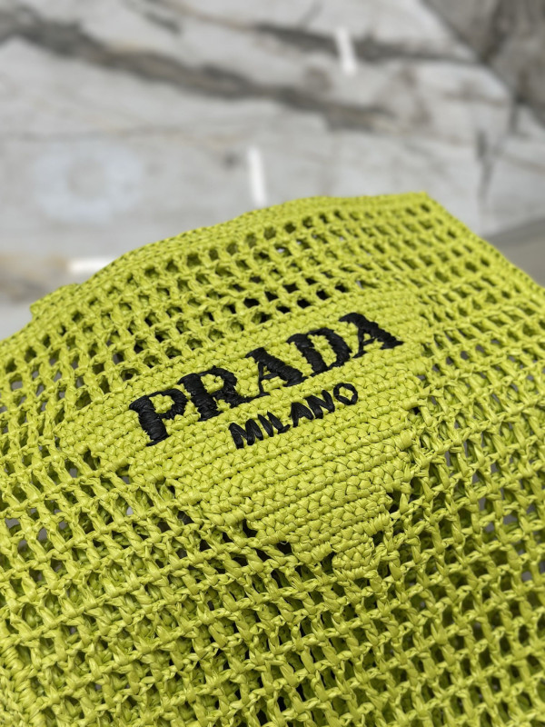 Pra*a crochet tote bag