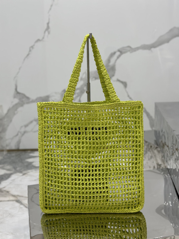 Pra*a crochet tote bag
