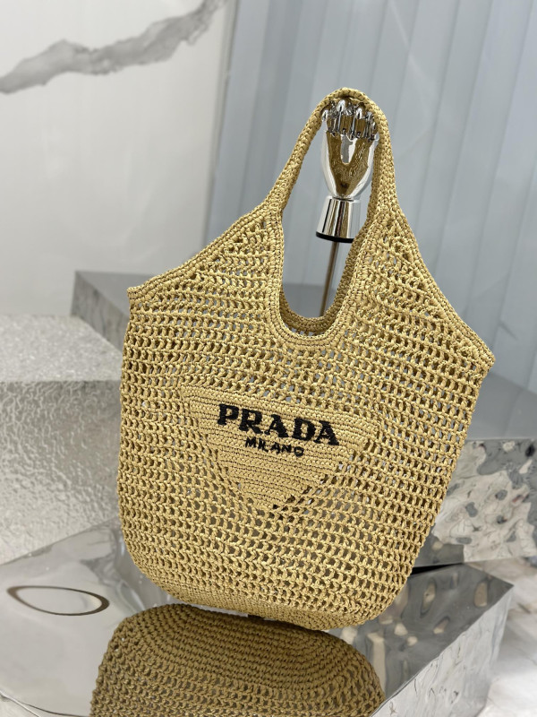 Pra*a crochet tote bag