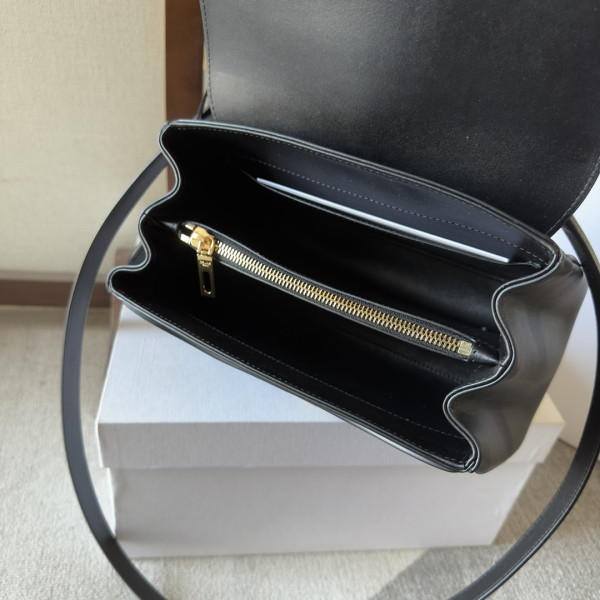 Ce**e 16 in satinated calfskin-23*19*10.5cm