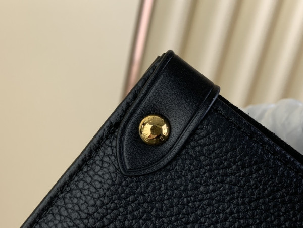 l**is V*t*n onthego mm-35*27*14cm