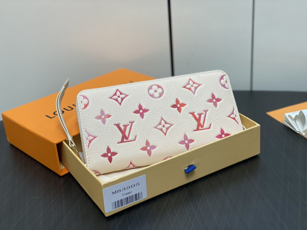 l**is V*t*n zippy wallet-10*20*2 cm