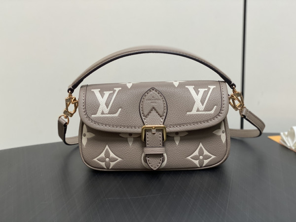 l**is V*t*n nano diane-19*10.5*6 cm