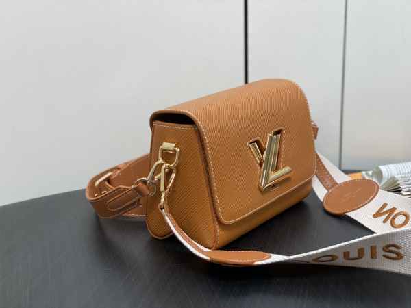 l**is V*t*n twist mm-23*17*9.5cm
