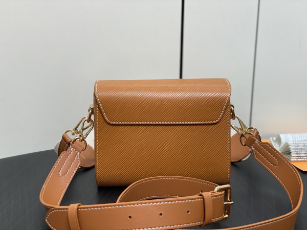 l**is V*t*n twist mm-23*17*9.5cm