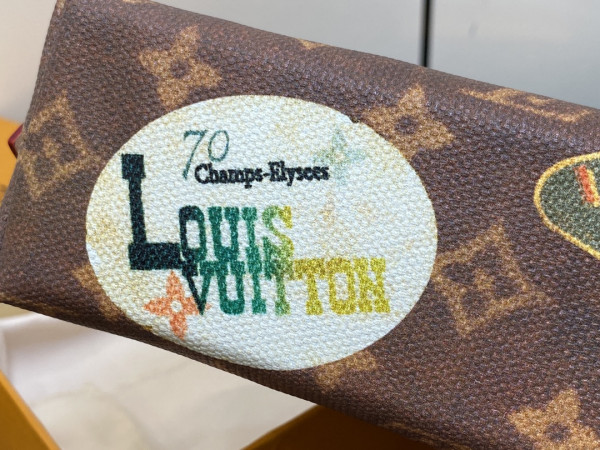 l**is V*t*n cosmetic pouch