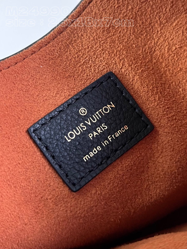 l**is V*t*n low key shoulder bag-26*18*7cm
