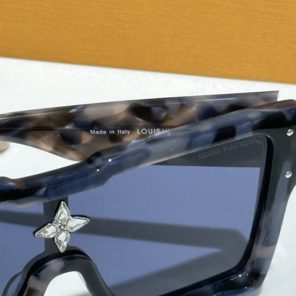 louvis V*t*n sunglasses