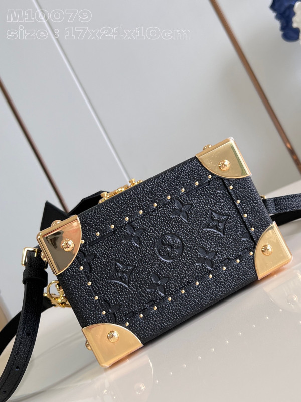 l**is V*t*n camera box monogram canvas