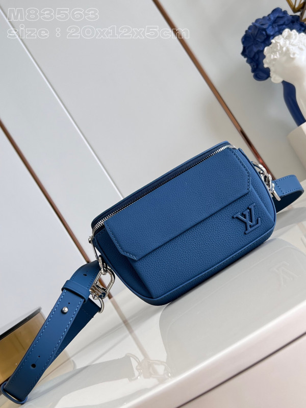 l**is V*t*n pilot wearable wallet-20*12*5.5cm