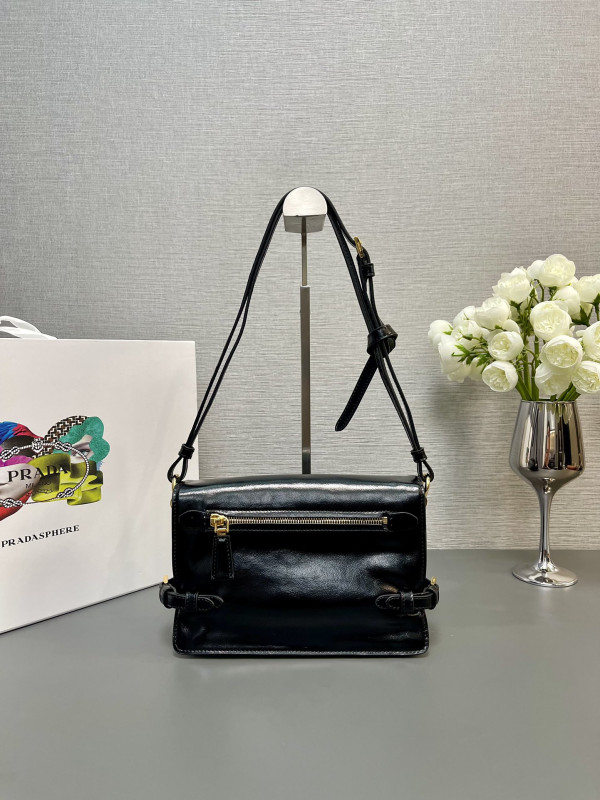 Pra*a messenger bag-23*15*8.5cm