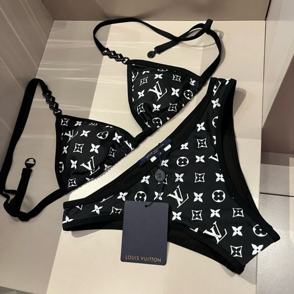 l**is V*t*n swimsuit