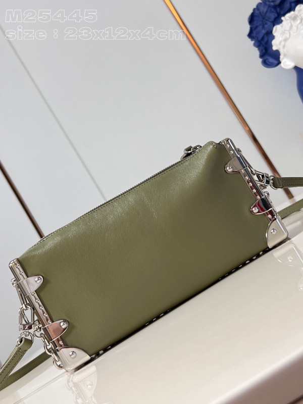 l**is V*t*n slim trunk-23*12*4cm