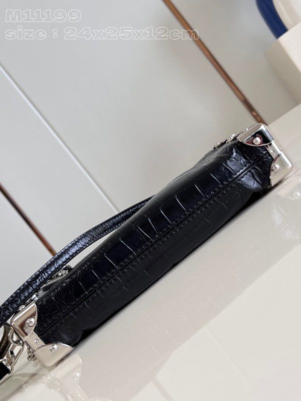 l**is V*t*n slim trunk-23*12*4cm
