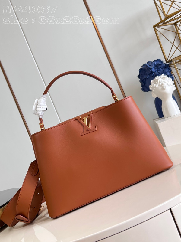 l**is V*t*n capucines gm souple-38*23*16cm