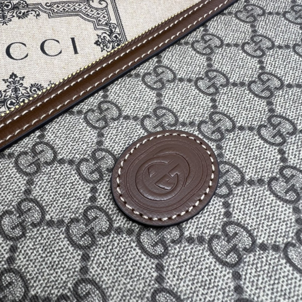 G*u*i messenger bag with interlocking g