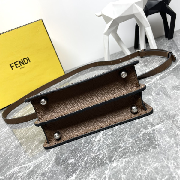 F**di peekaboo iseeu petite-20x11x15cm