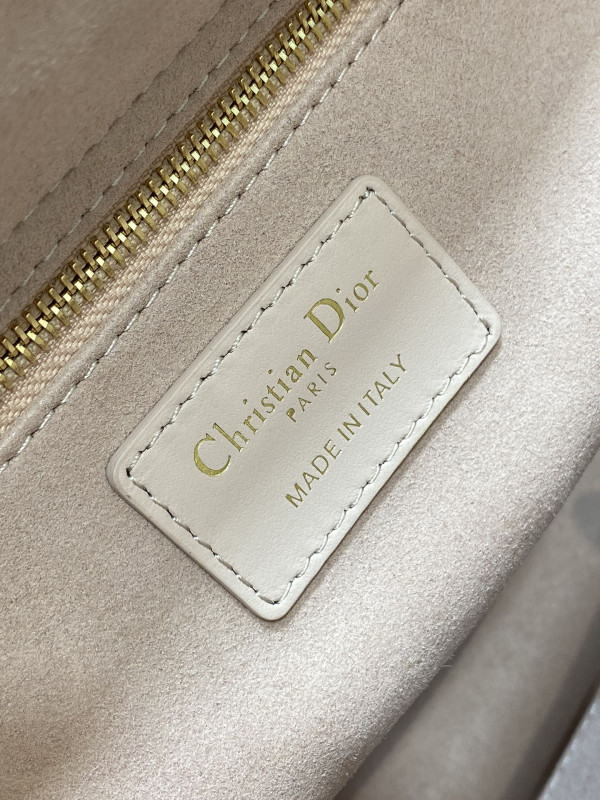 lady D*or - 24cm
