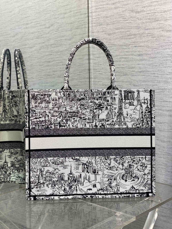 large D*or book tote-42*35*18.5cm