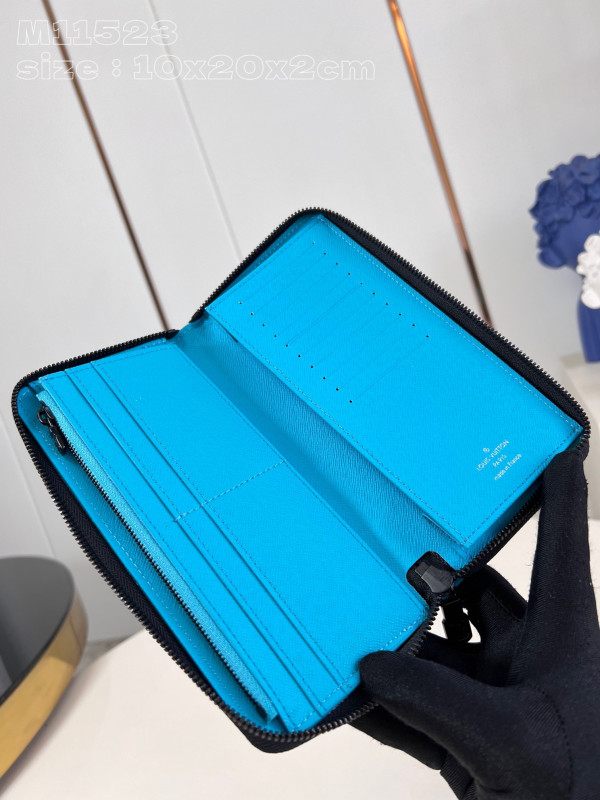 l**is V*t*n zippy wallet-10*20*2 cm