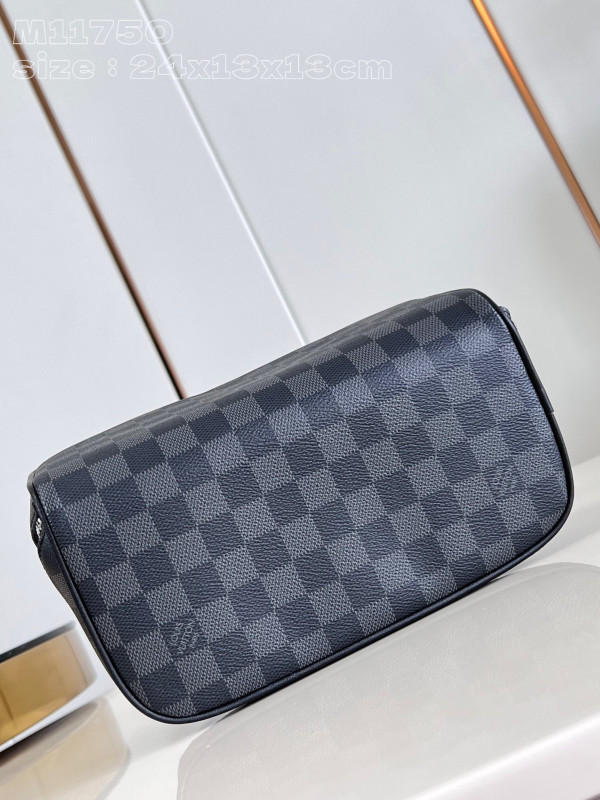 l**is V*t*n toiletry bag-24*13*13cm