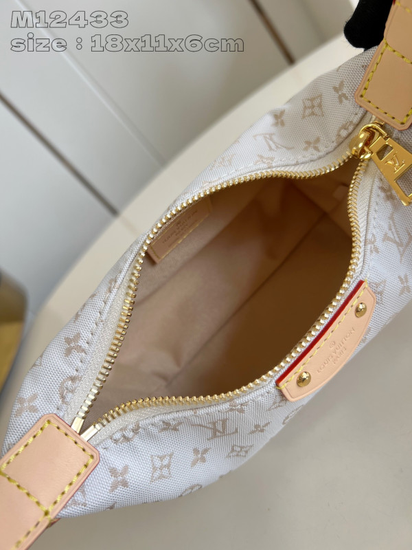 l**is V*t*n hills pochette