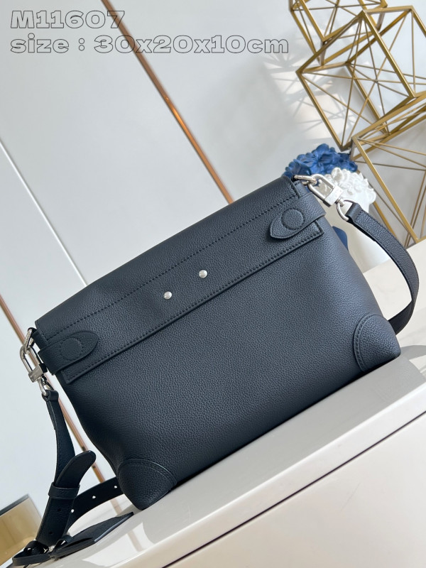 l**is V*t*n steamer crossbody-30*20*10cm