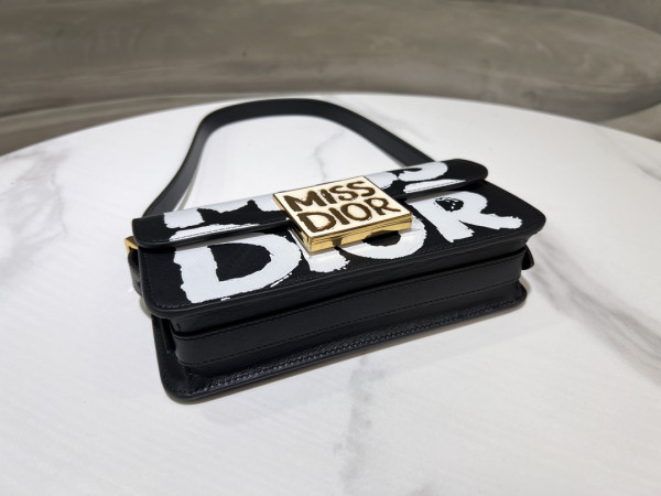 miss D*or flap bag