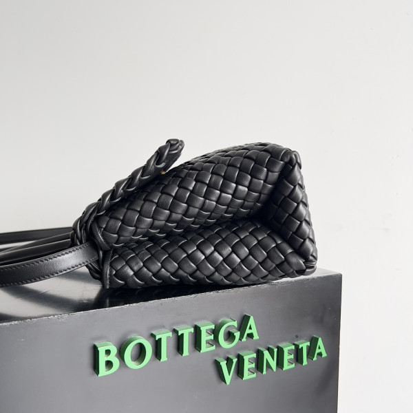 Bo*te*ga ve*ne*ta patti top handle bag