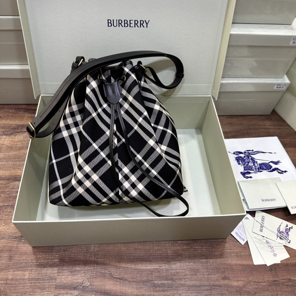 B**rry medium check drawstring pouch​
