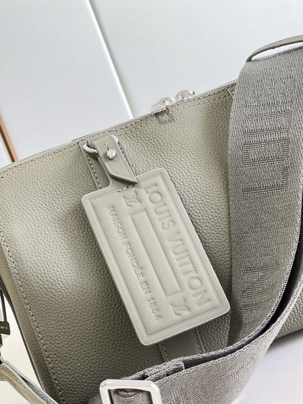 l**is V*t*n city keepall