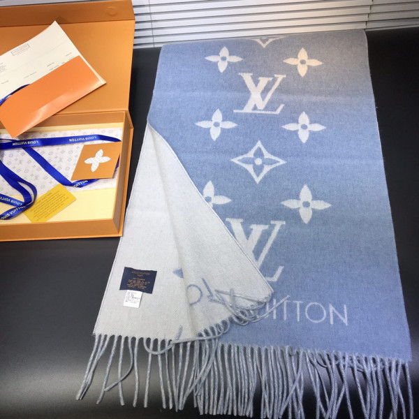 l**is V*t*n reykjavik scarf