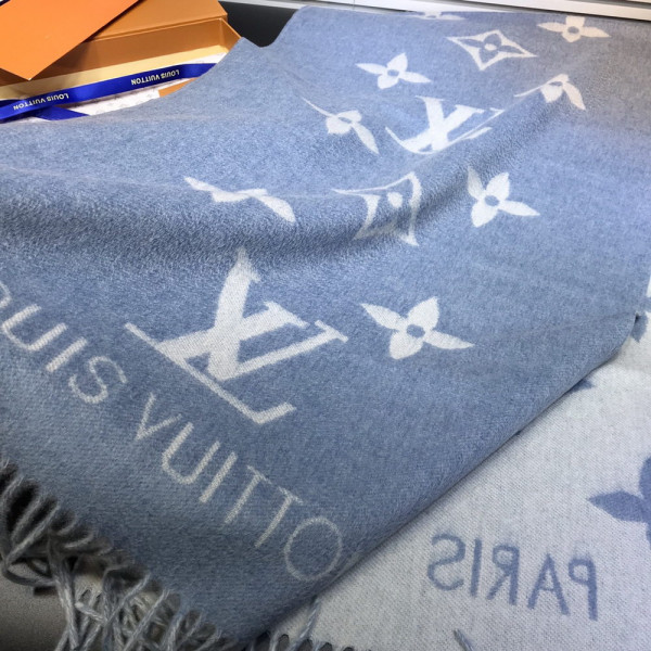 l**is V*t*n reykjavik scarf