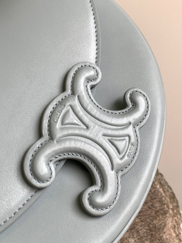 Ce**e besace cuir triomphe
